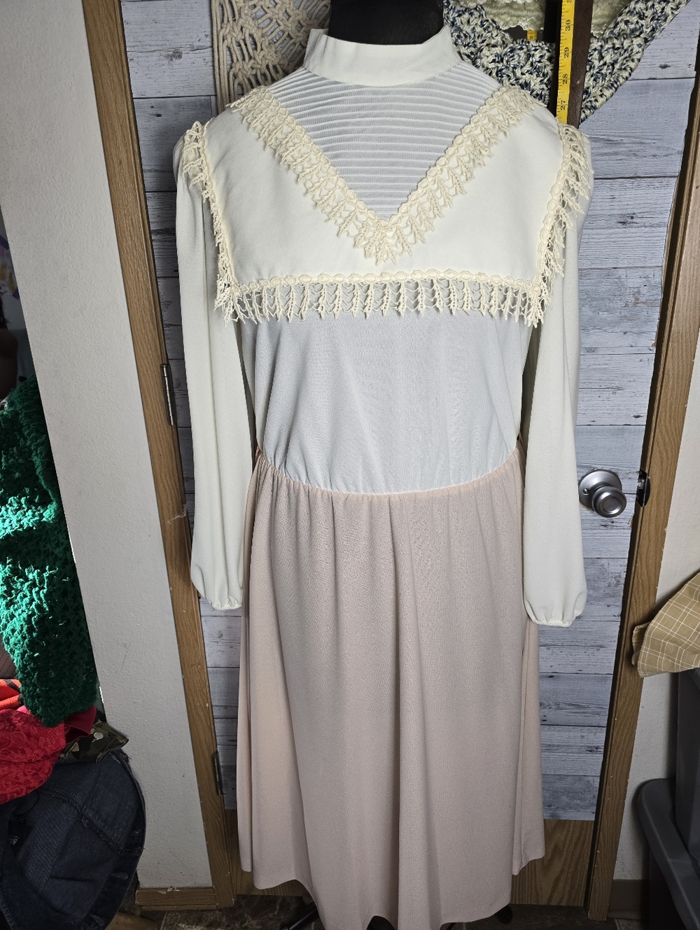 Vtg 70's Prairie Victorian Revival Cottagecore Cream & Blush Long Sleeve Dress